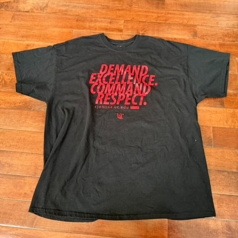 Gildan Black & Red Demand Excellence Command Respect Short Sleeve Shirt size 2XL